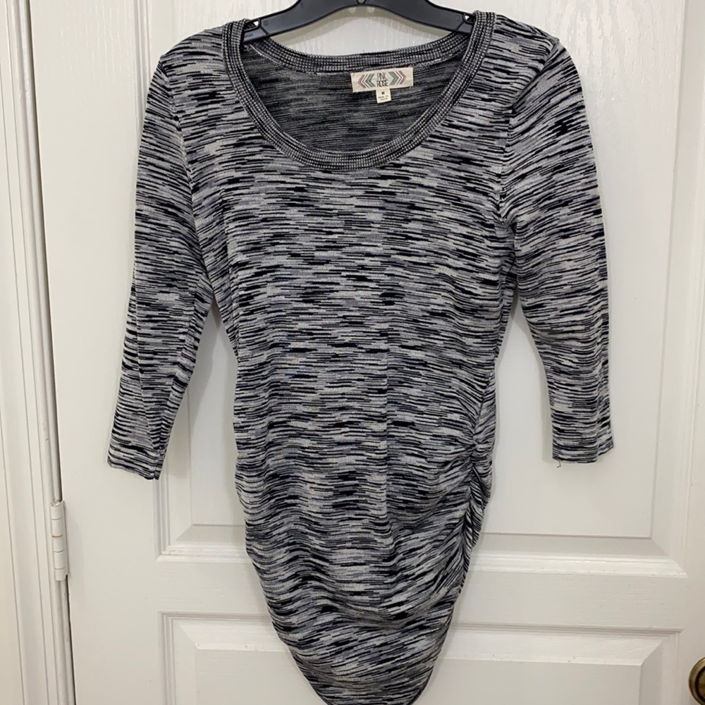Black/gray 3/4 sleeve top Pink Rose Size Medium